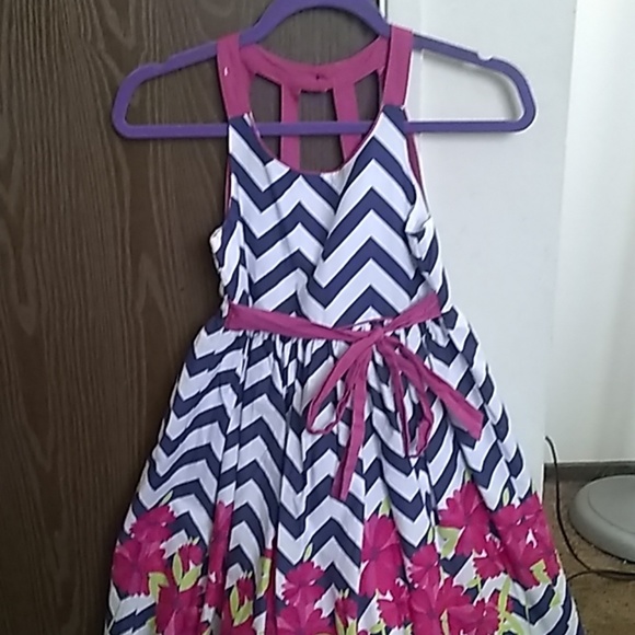 Dress - Picture 4 of 4